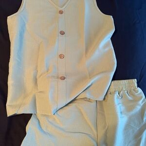 Light Green Sleeveless Button-Up Top and Shorts Set boutique brand without tags